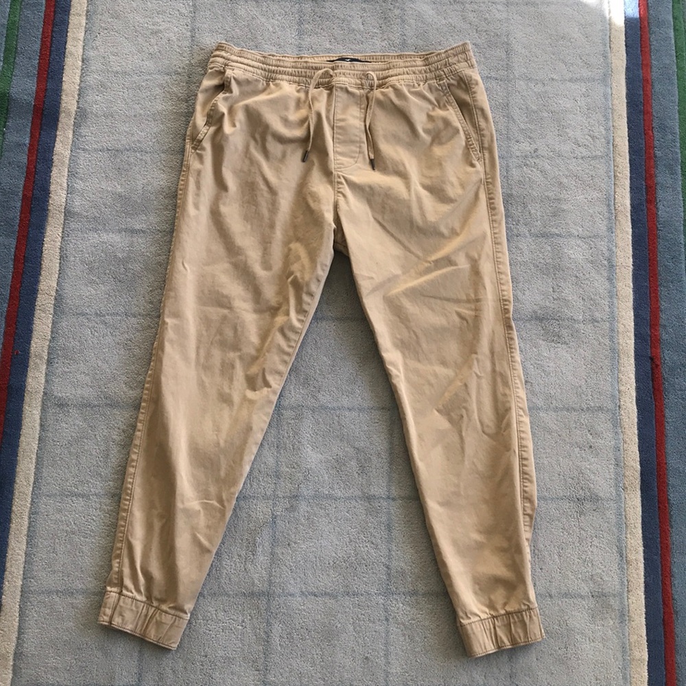 Hollister Men’s khaki joggers